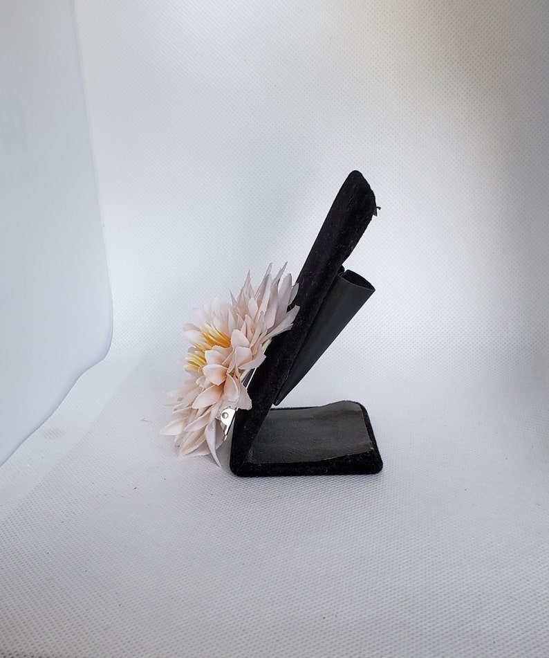 Beige Filler Hair Flower
