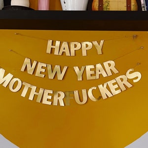 Banner divertido de Ano Novo – Decoração de festa de Réveillon em dourado ou prateado metálico