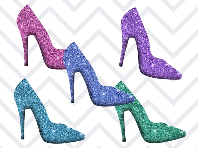 Puede incluir: Cuatro pares de zapatos de tac&oacute;n alto con acabados de purpurina en rosa, azul, morado y verde.