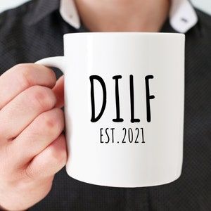 New Dad Gift Est 2022 Mug Expecting Father First Time Baby Gifts Pregnancy Announcement First Fathers Day DILF Congratulations Coffee Mug