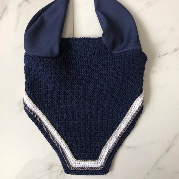 Bonnet de cheval bleu marine avec blanc, anthracite et strass