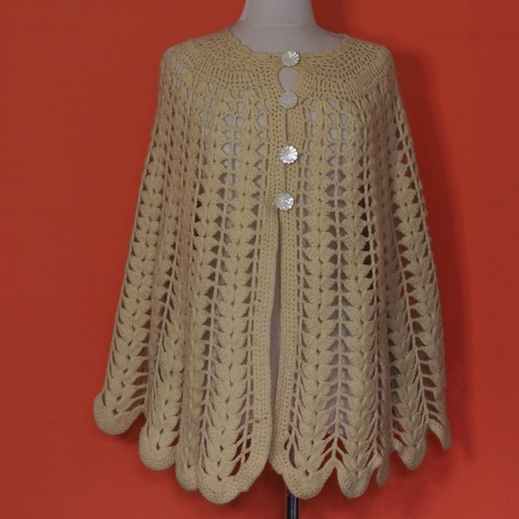 1960s Handmade Crochet Shawl - image 1