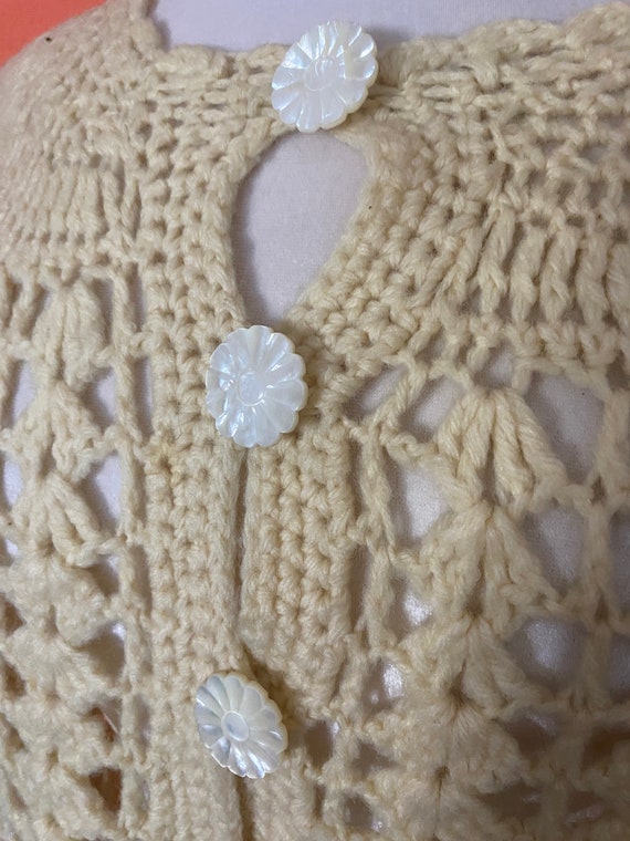 1960s Handmade Crochet Shawl - image 5