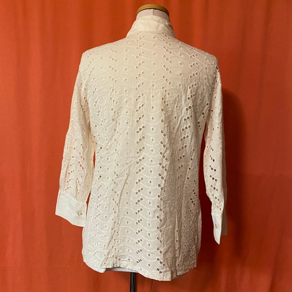 1960s Handmade White Eyelet Front Pocket Blouse - image 3