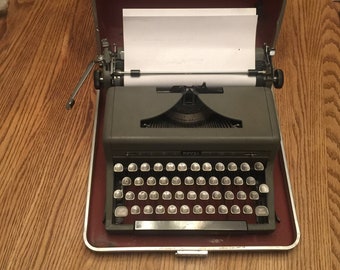 Vintage Royal Quiet De Luxe