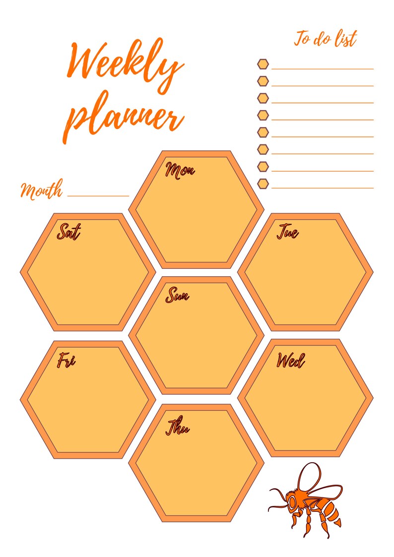 Pu&ograve; includere: Un planner settimanale con un design a nido d'ape. Ogni giorno della settimana &egrave; rappresentato da un esagono con uno spazio per scrivere. Il planner include anche una lista di cose da fare e uno spazio per scrivere il mese. Un'ape di cartone animato si trova in fondo alla pagina.