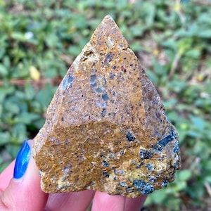 Apatit i Serpentine Point Tower: Halvpolerad kristall