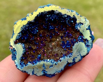 2 Items Blue Titanium Coated Natural Rock Crystal & Angel Aura Quartz Geode Stone Titanium Coated Rock Crystal Cluster Specimen for for Reiki Healing Home Decoration mookaitedecor Bundle 2 Items Blue Titanium Coated Natural Rock Crystal & Angel Aura Quartz Geode Stone Titanium Coated Rock Crystal Cluster Specimen for for Reiki Healing Home Decoration mookaitedecor Bundle
