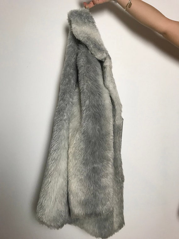 Vintage Faux Fur / Fluffy Fake Fur / Silver Grey /