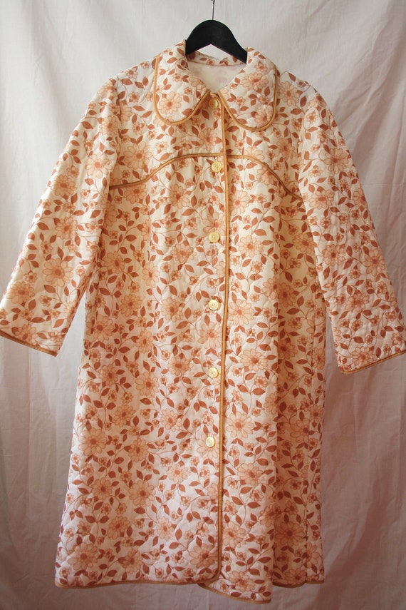 Quilted Vintage Robe / Floral Kimono / Flower gown