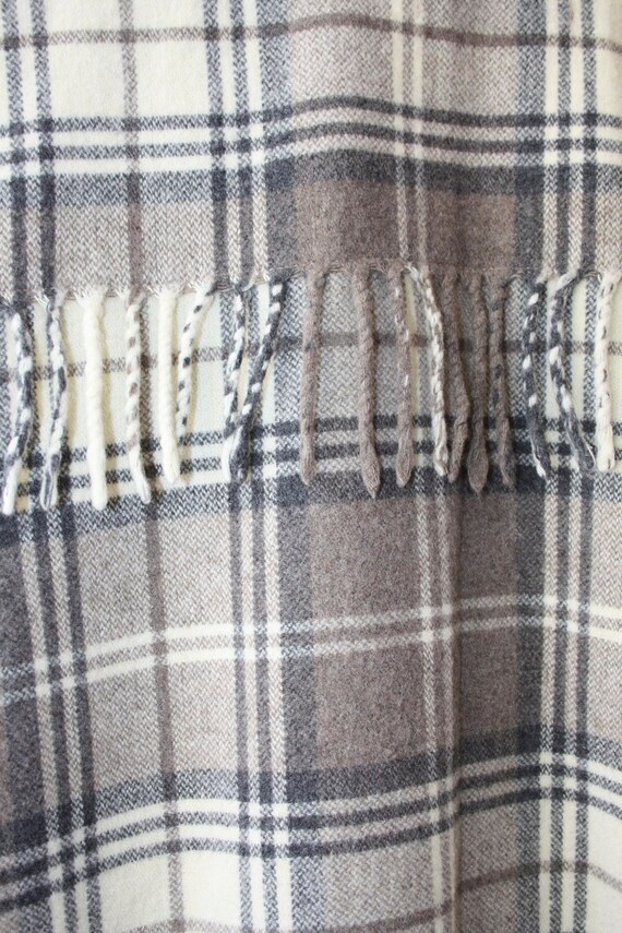Vintage Checkered Fringed Wool Vest / Waistcoat - image 5