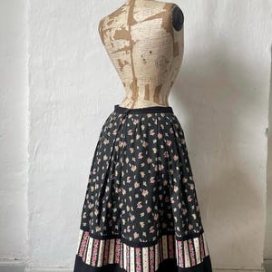Vintage 1960s 1970s skirt petticoat folklore folkloric cannes France labeled designer size small medium 60s 70s jacqueline lechat flowers