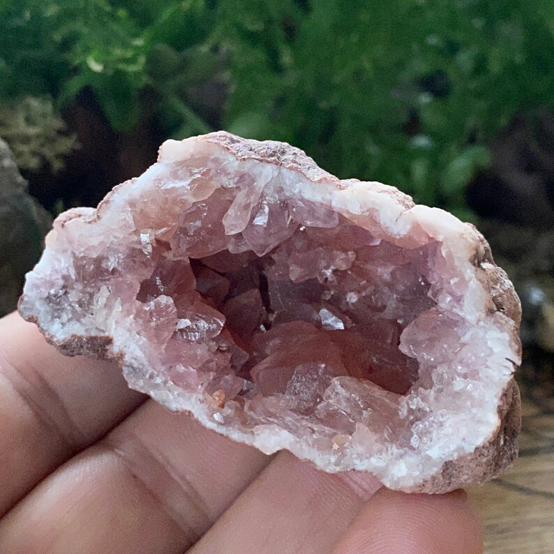 rose quartz geode
