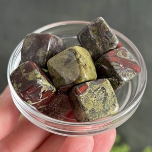 Dragons Blood tumbled cubes