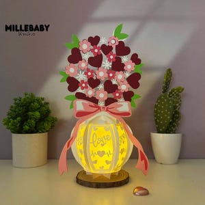 Laterne Vase Valentine Shadow Box SVG für Cricut DIY-Projekte, perfekte Laterne für Valentinstagsdekorationen.
