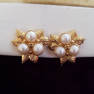 Vintage Clip-On Earrings – Pearl & Goldtone – Classic Unbranded Costume Jewelry