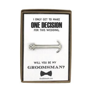 Presente de proposta de padrinho, barra de gravata de âncora prateada com cartão, só posso tomar uma decisão para este casamento, você será meu padrinho?