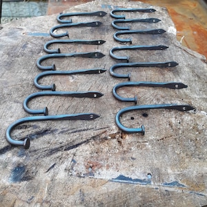 4 x hooks  hand forged dark waxed finish  (Old looking) vintage style traditional