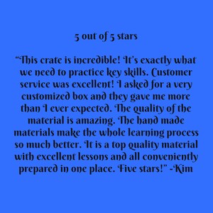 Puede incluir: Una rese&ntilde;a de un cliente para un producto, con una calificaci&oacute;n de 5 de 5 estrellas. La rese&ntilde;a dice: "&iexcl;Esta caja es incre&iacute;ble! Es exactamente lo que necesitamos para practicar habilidades clave. &iexcl;El servicio al cliente fue excelente! Ped&iacute; una caja muy personalizada y me dieron m&aacute;s de lo que esperaba. La calidad del material es incre&iacute;ble. Los materiales hechos a mano hacen que todo el proceso de aprendizaje sea mucho mejor. Es un material de alta calidad con excelentes lecciones y todo est&aacute; convenientemente preparado en un solo lugar. &iexcl;Cinco estrellas!" -Kim
