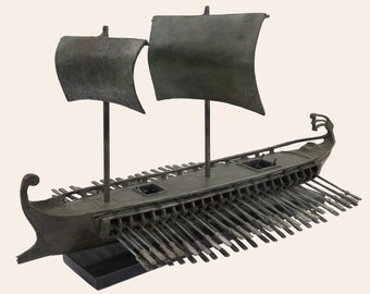 ヴィンテージ 古代ギリシャ軍艦ガレー船 三段櫂船トライリーム ガラスケース付 ヴィンテージ 古代ギリシャ軍艦ガレー船 三段櫂船トライリーム ガラス
