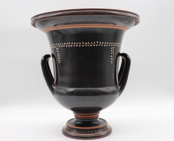 古代ギリシャの壷クラテルとプリャクス陶器、テラコッタの萼片