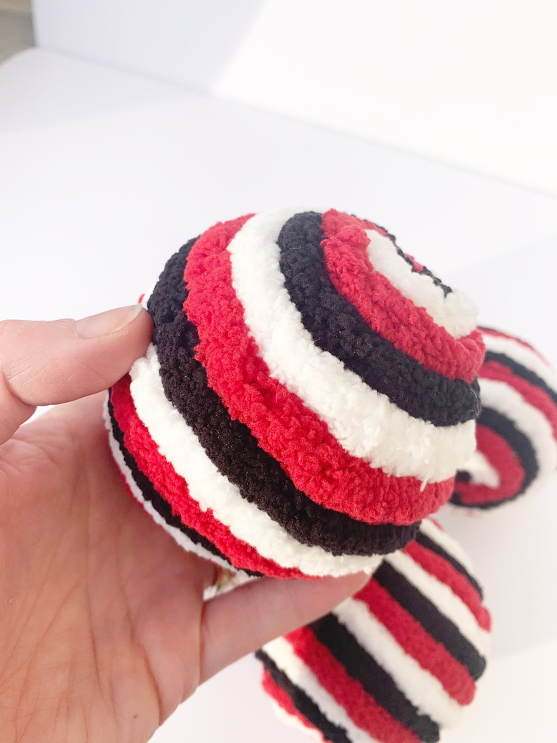 Tiered Tray Decor Red White and Black Sports Themed Decorations Decorative Yarn Ornament Balls Valentine Wreath Attachment