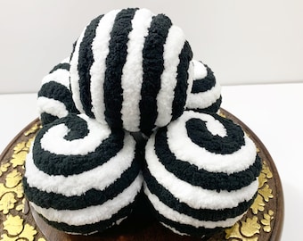 Black and White Yarn Ornament Balls: Halloween Dough Bowl Filler (Set of 5)