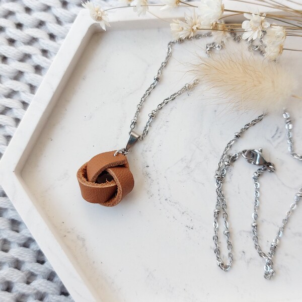 Leren ketting 'Knoop' | Leather necklace knot | boho ketting | boho necklace | stainless steel | roestvrij staal