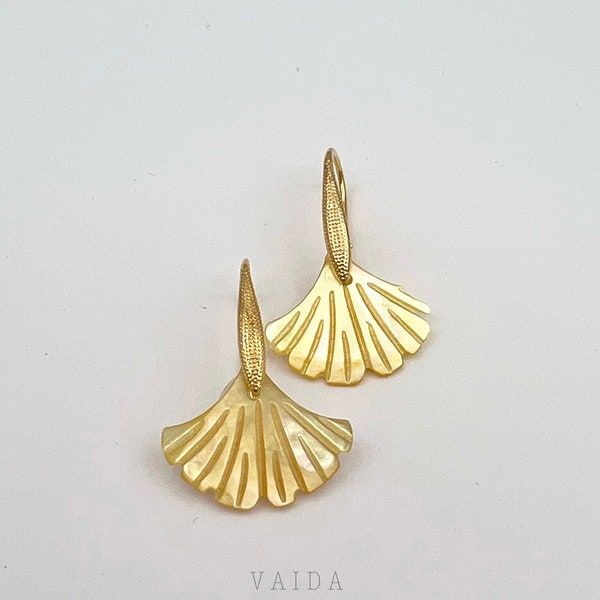 Pearl Fan Gold Earrings | Mother of pearl earrings | Art Deco Earrings | Fan earrings | Bridal peal earrings | Vintage style earrings