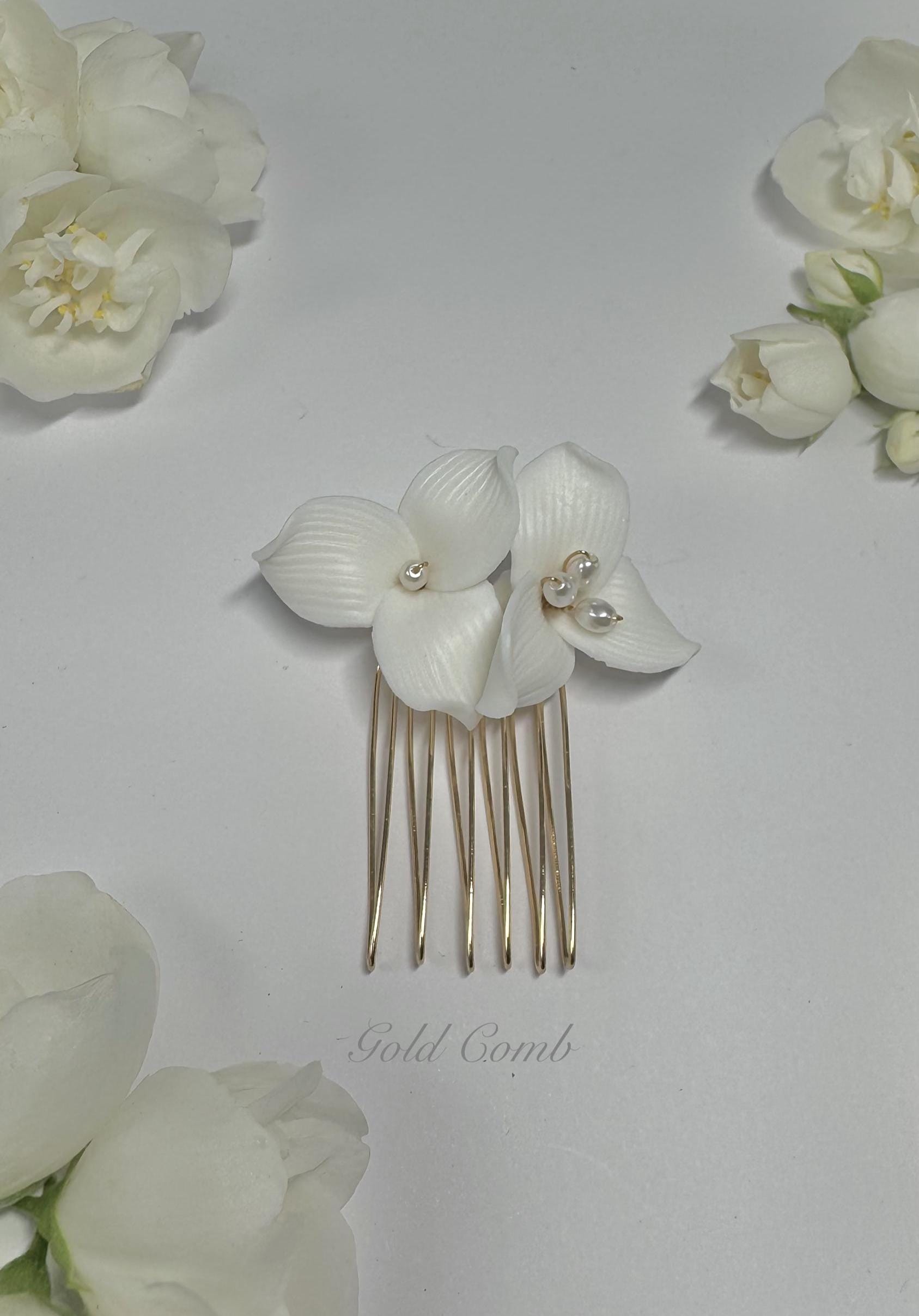 Delicate and Elegant White Porcelain Flower and Freshwater  display picture 1