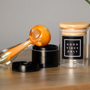 Sunshine Glass Pipe Set: 4.5" Hand Pipe, Black or Pink Grinder and Airtight Glass Jar. Borosilicate, Air tight Stash jar, Girly Pipe