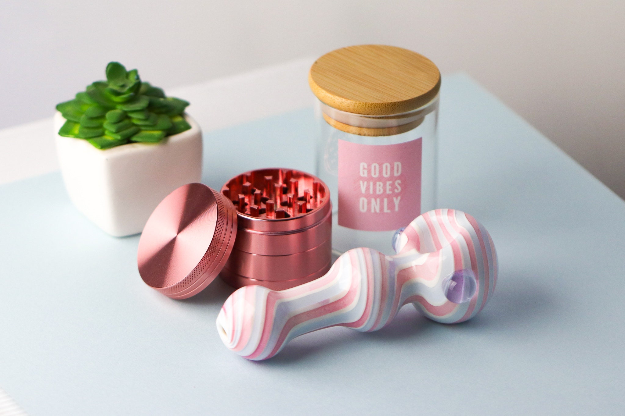 Cotton Candy - FULL SET: 5 Inch Glass Smoking Pipe, Grinder and Airtight Glass Jar. Glass Pipe