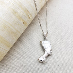 Egyptian Nefertiti Pendant Necklace: Handmade Silver Queen, 18 Inch Chain