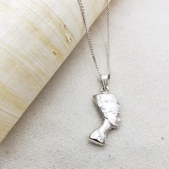 Queen nefertiti necklace deals