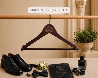 Personalized Groomsmen Hanger, Custom Groom Suit Hanger with Name & Date, Best Man Gift, Wedding Party Hanger