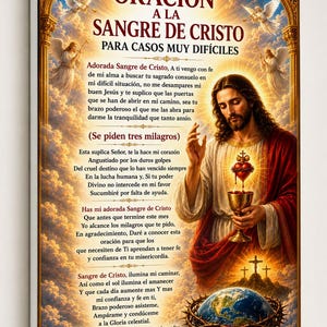 Op de afbeelding: Een rechthoekige wandkunstprint met een portret van Jezus Christus die een gouden kelk vasthoudt met een gloeiend hart erboven. De achtergrond toont wolken, engelen en een wereldbol met een doornenkroon. De Spaanse tekst bevat Oración a la Sangre de Cristo.