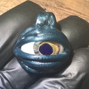Eye pendant