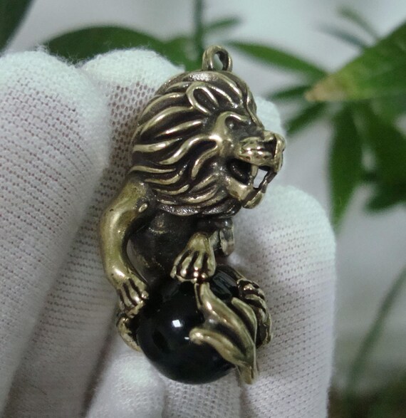 Solid Bronze Roaring Lion Figurine Pendant: Vinta… - image 4
