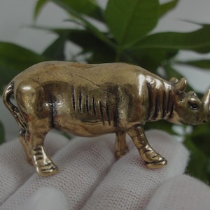 Retro Curio Chinese Solid Brass Rhino Statue Sculpture