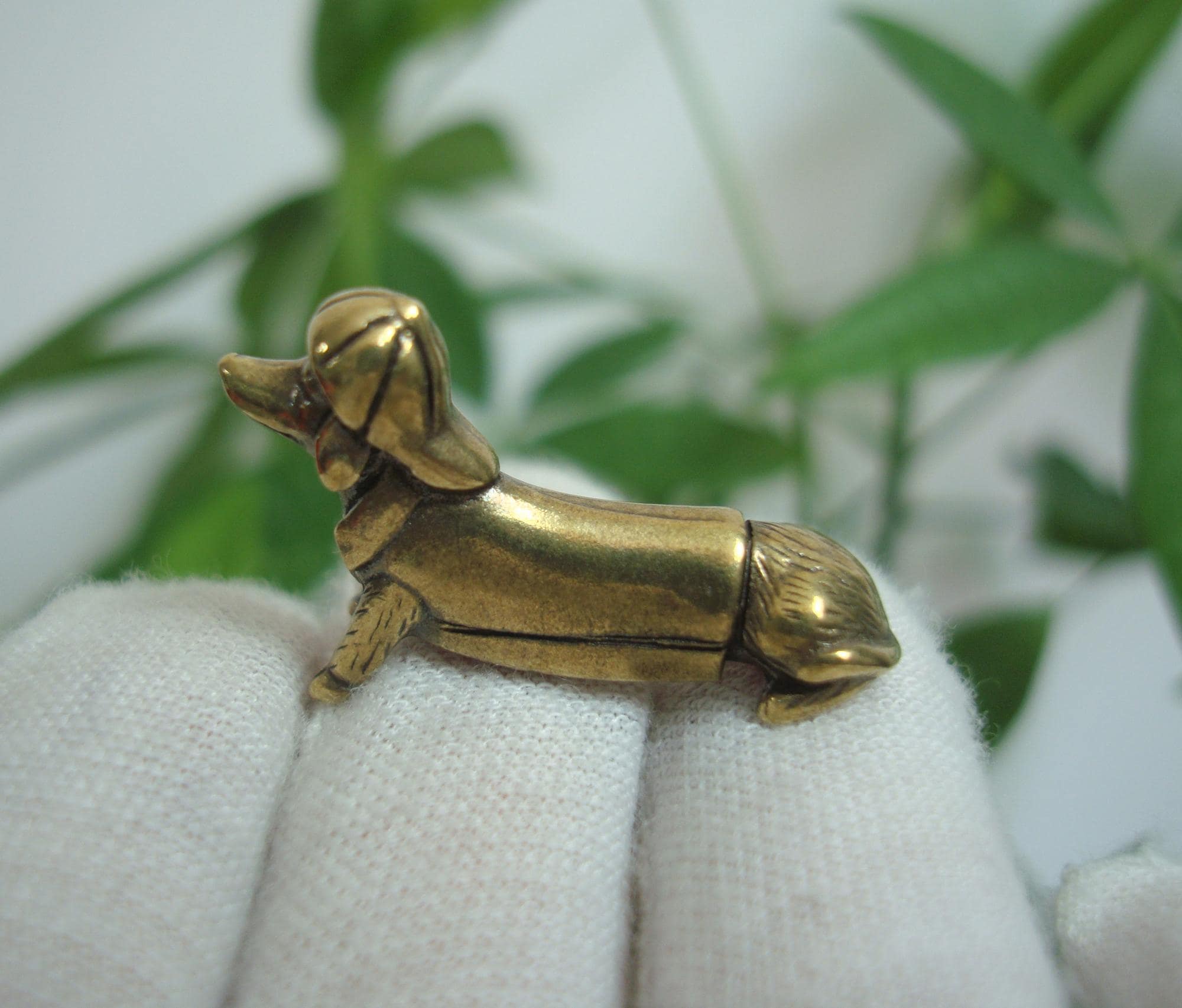 真鍮のダックスフンドの置物　アンティーク ヴィンテージダックスフントの置物 - Etsy 日本