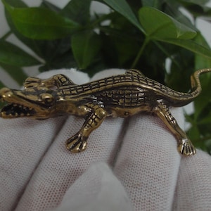 Chinese Antiqued Fine Pure Brass Crocodile Statue Desk Decoration