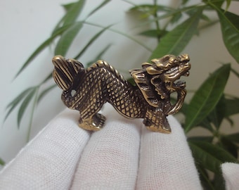 Llavero con figura de dragón zodiacal de bronce macizo chino envejecido