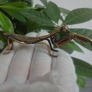 Retro Solid Brass Praying Mantis Figurine Statue Insect Sculpture
