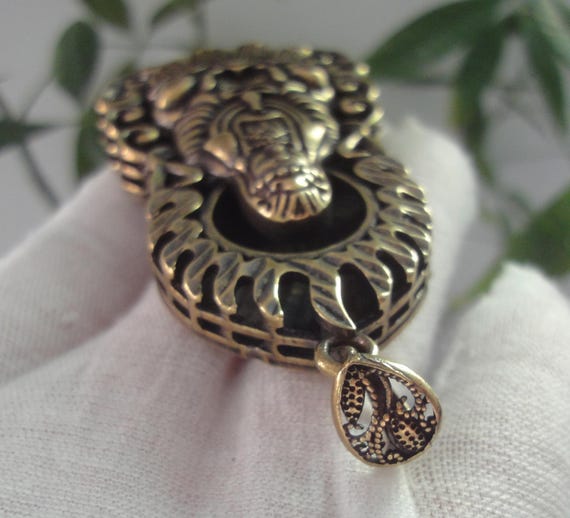 Creativity Antiqued Chinese Brozne "GuanYin" Budd… - image 6