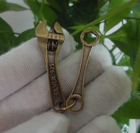 Creativity Chinese Old Solid Bronze Small Cute Wr… - image 1