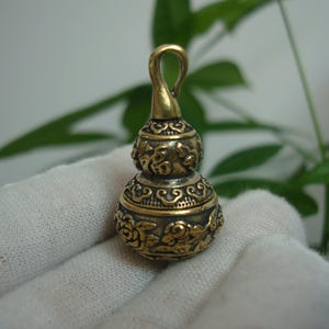 Retro Beautiful Chinese Characters Carving Lotus Bronze Double Gourd Pendant