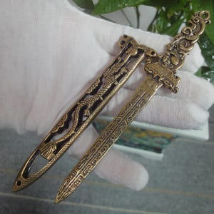 Antiqued Pure Brass Casting The Imperial Chinese FengShui Sword Statue Pendant