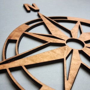Décoration murale : rose des vents en bois rustique - rose des vents nautique pour les voyageurs, cadeau unique d'art mural et de décoration d'intérieur
