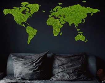 Kaart van de wereld gemaakt van onkruidmos - groene kaart