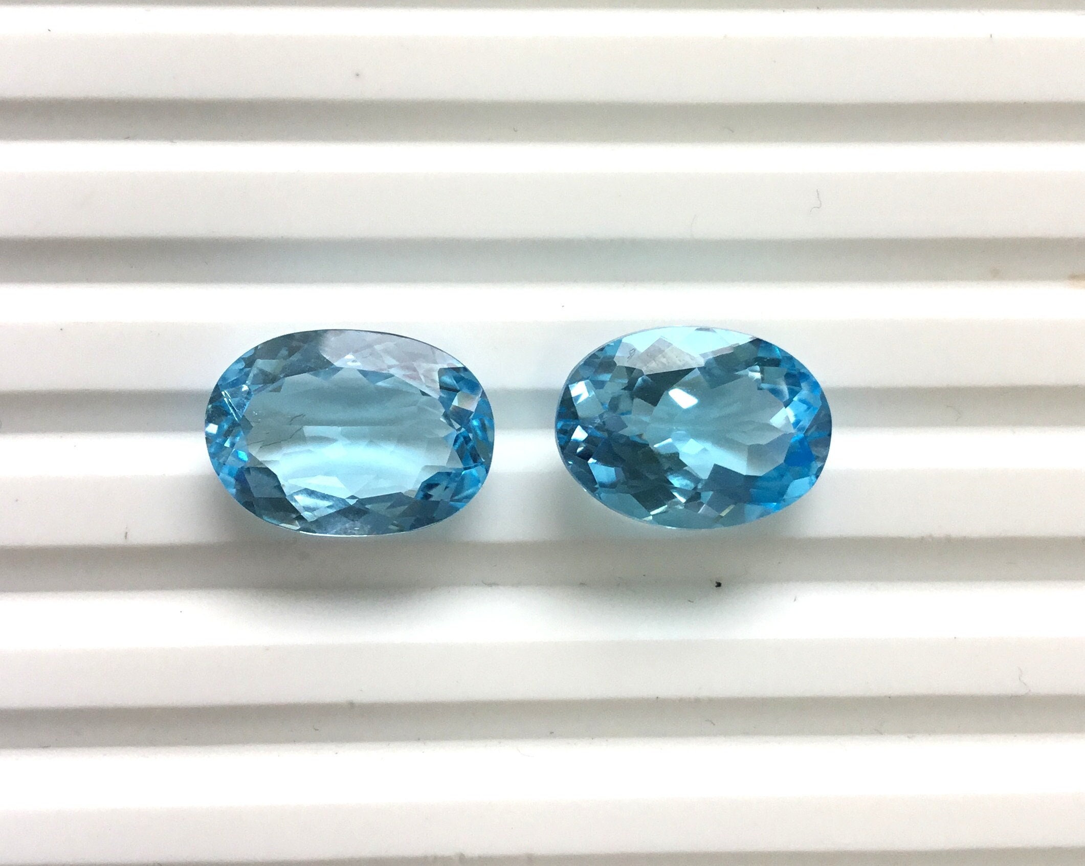 ブルートパーズ オーバルカット ストーン 天然ルース 宝石 ジュエリー